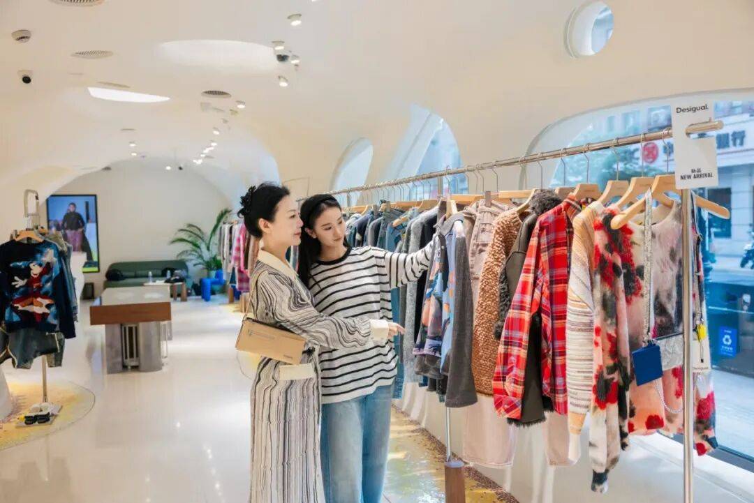 」共庆专属“她”的闪耀时刻开元ky棋牌开