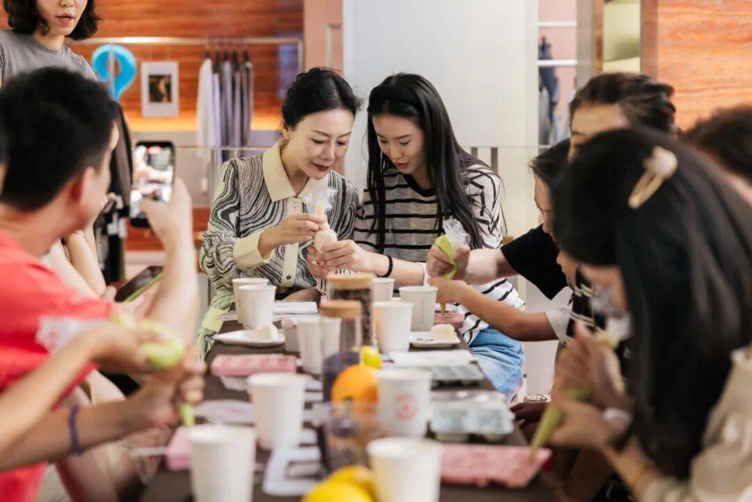 」共庆专属“她”的闪耀时刻开元ky棋牌开启「五感之旅(图10) 」共庆专属“她”的闪耀时刻开元ky棋牌开启「五感之旅(图10)